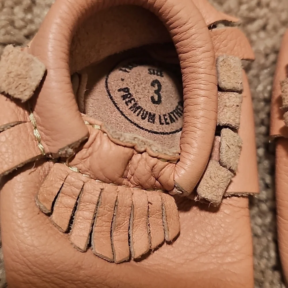 Freshly Picked Blush Classic Soft Sole Leather Fringe Moccasin Infant Size 3 *k7